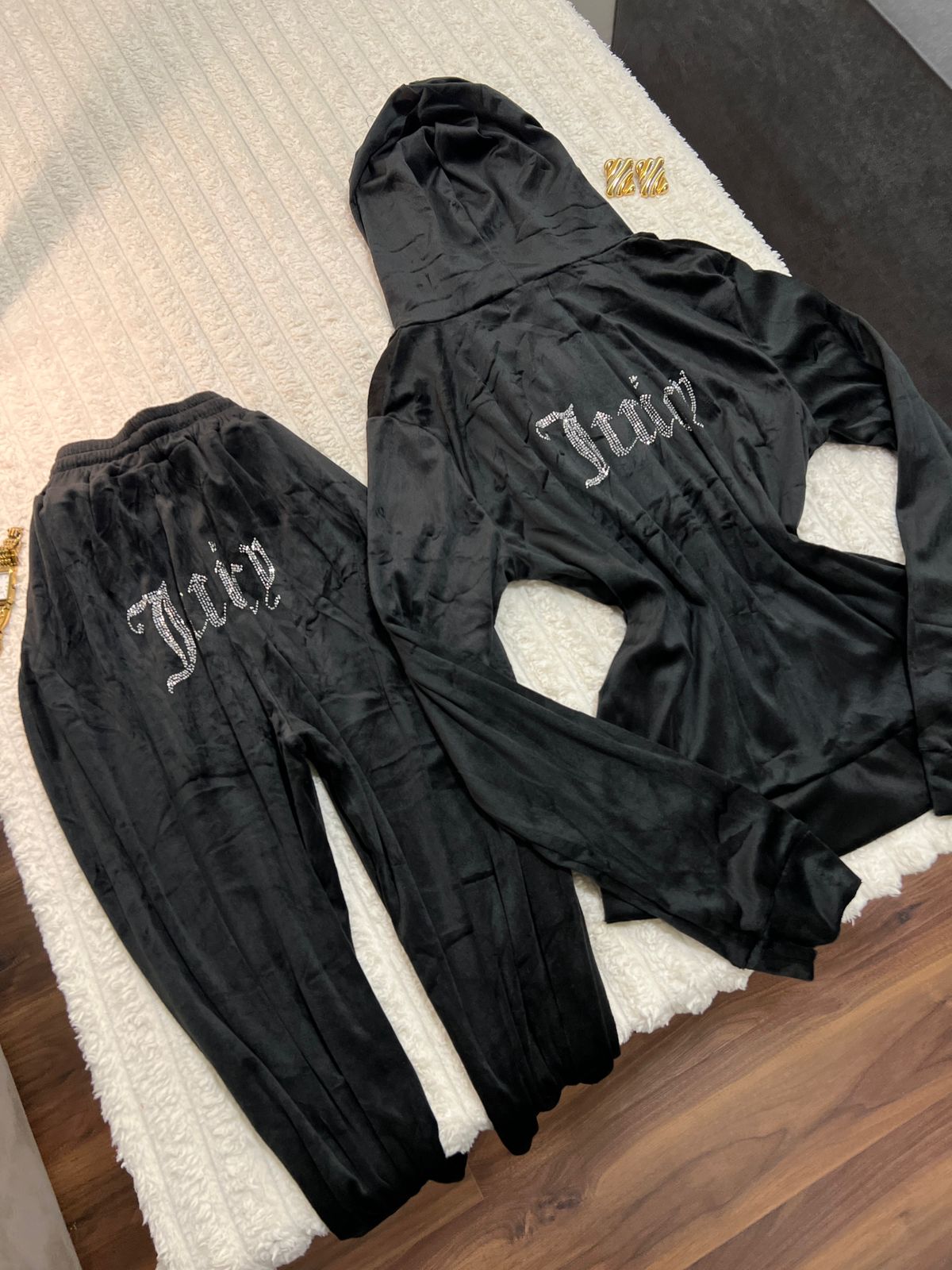 Auraly Juicy Velvet Set