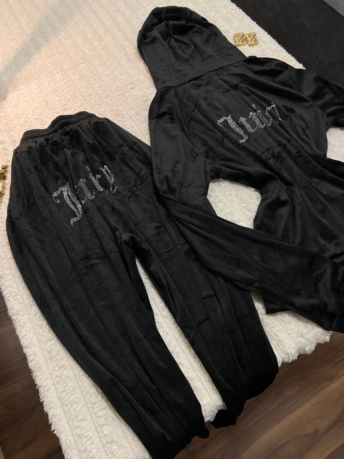 Auraly Juicy Velvet Set