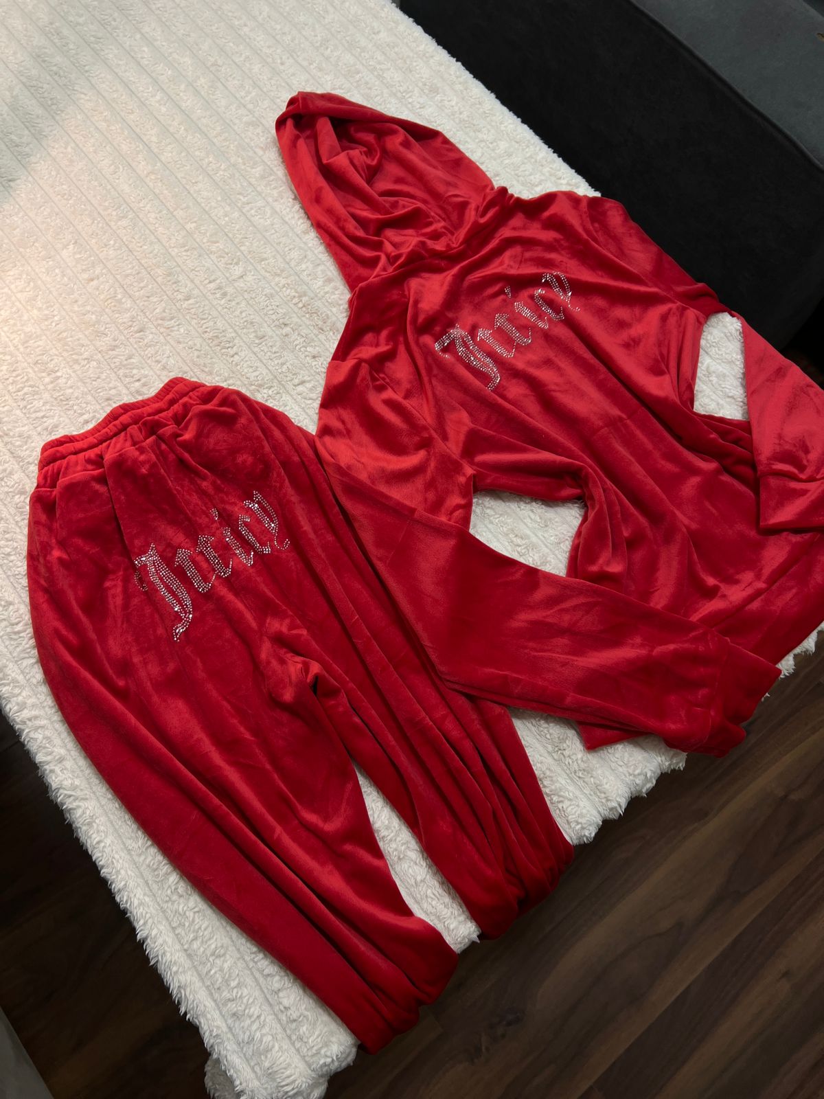 Auraly Juicy Velvet Set