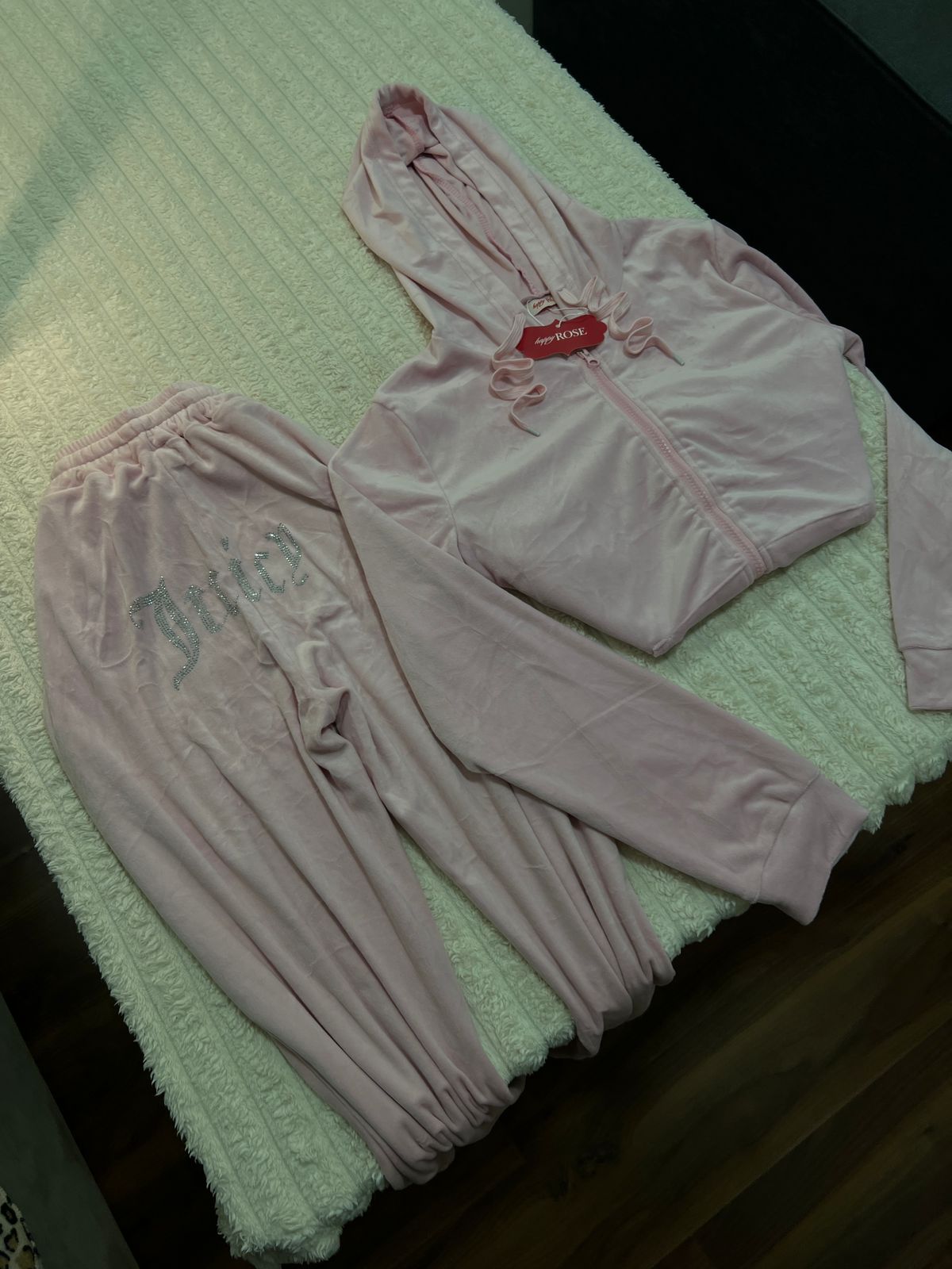 Auraly Juicy Velvet Set